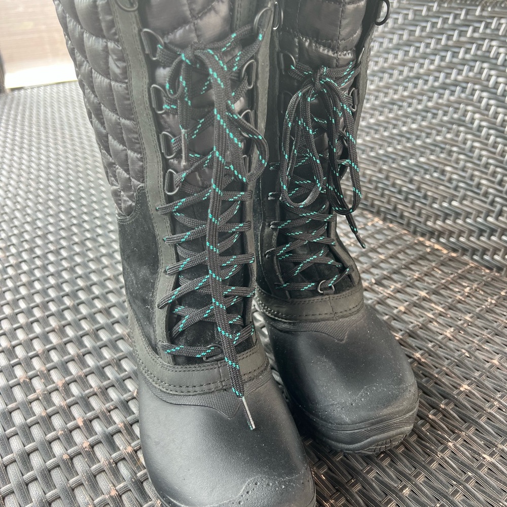 The North Face Black Winter Boots Rugged Tread Durable